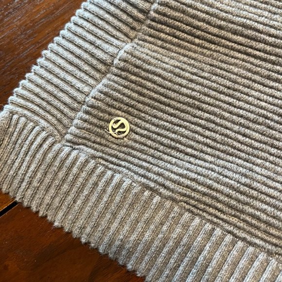 Lululemon It All Lines Up Poncho - Picture 7 of 7